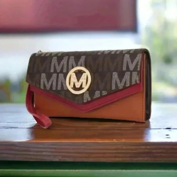 ๐๏ธMKF Collection Wristlet Wallet | High-Quality Vegan Leather | High Capacity - Picture 12 of 13